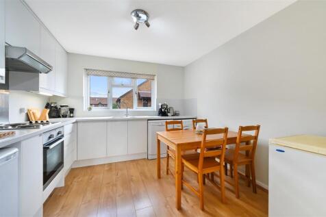 Kitchen (2).jpg