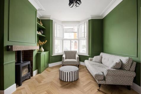 Shaftesbury, E17
