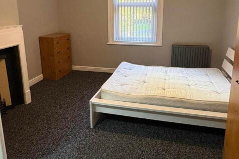 Harehills Avenue (Room 2), Chapeltown, Leeds photo 3