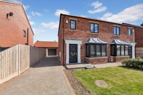52 Daisy Way - 1.jpg