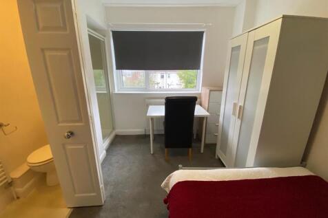 Ensuite 3 - First Floor Room