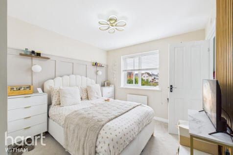 Witham, CM8 - property photo