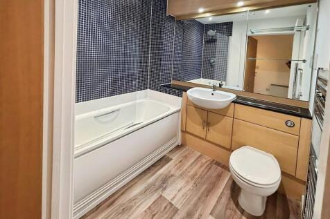 cbe904ec-Bathroom