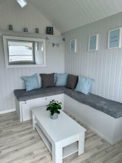 Beach Hut 1.jpg