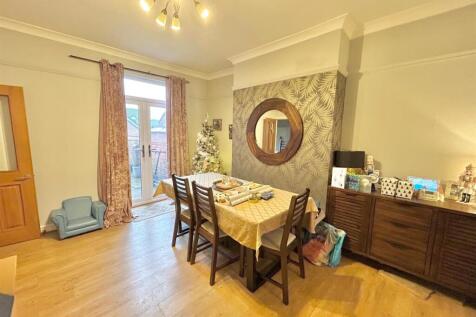 Dining Room.jpg