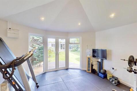 H-09082025_152655 2.jpeg