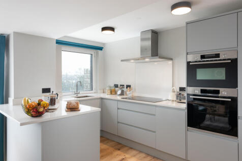 3-bed Apartment, The Drive, Hove photo 4