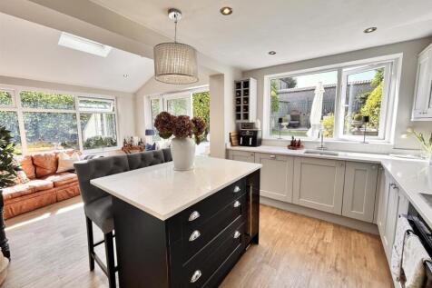 Kitchen 3.jpg