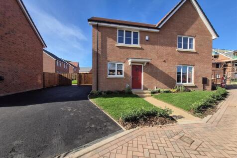 2-bed semi-detached on Knighton Grove, The Meadows, £1,300/mo