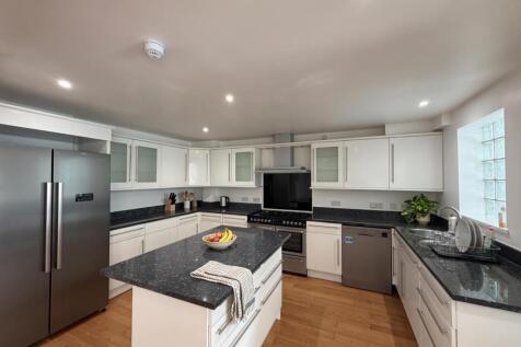 Goldfinch Close, Loughborough photo 3