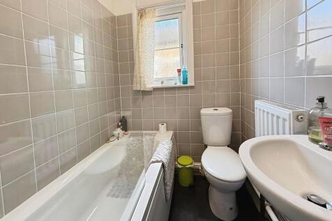 dce469db-WhatsApp...