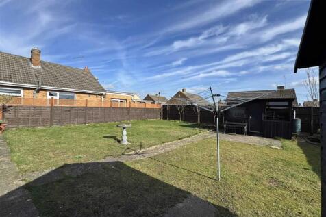 Rear Garden 1.jpg