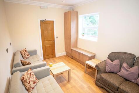 55 Holberry Gardens, Broomhall photo 4