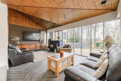 Lounge 1