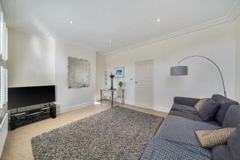 London, SW15 - property photo