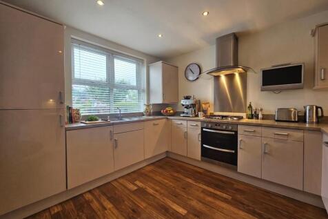 Albanvale Close, Bowdon, Altrincham photo 3