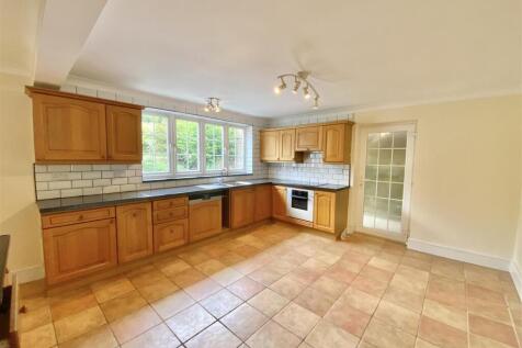 Kitchen/ Breakfast Room