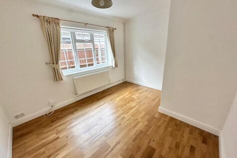 IMG-20251019-WA00...