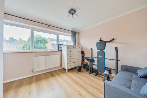 1369959-8-690200d...