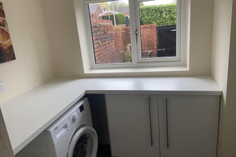 Mount Avenue Hurstead.  photo 4