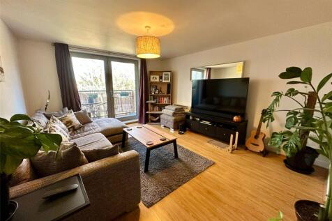 Living Room Photo 2