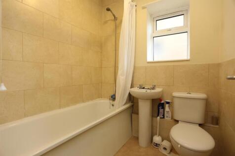 3 Durham Crt New Bathroom.JPG