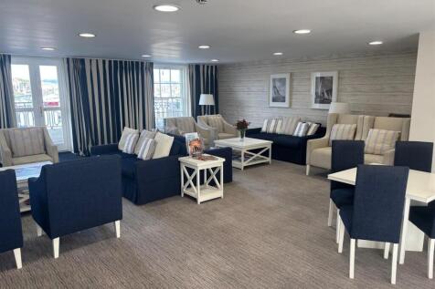 Residents Lounge 2.jpg