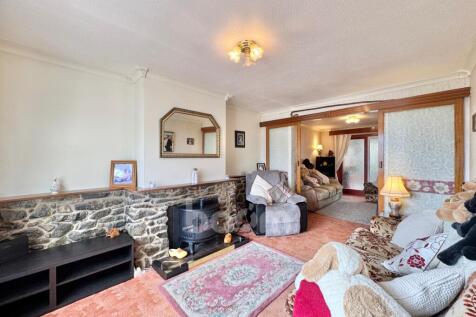 Herriot Avenue, Kilbirnie lounge