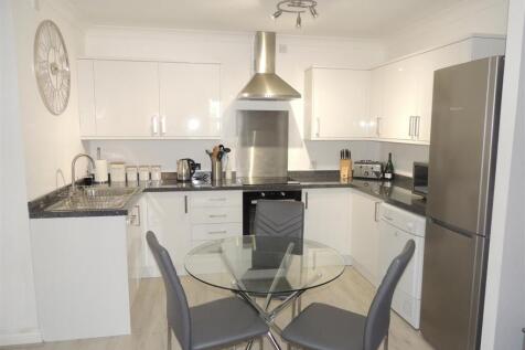 Lounge/Kitchen