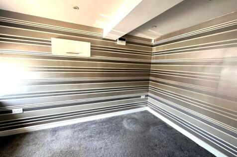 STUDY/FOURTH BEDROOM