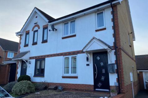 2 Heol Gilfynr - front.jpg