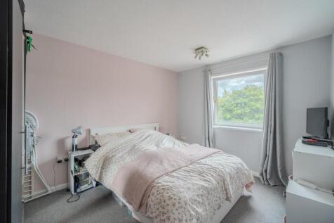 14 Neath Court-1.jpg