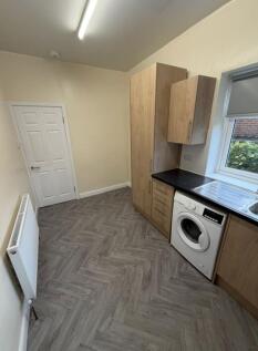 21A ROXHOLME GROVE, LEEDS, LS7 4JJ. photo 5