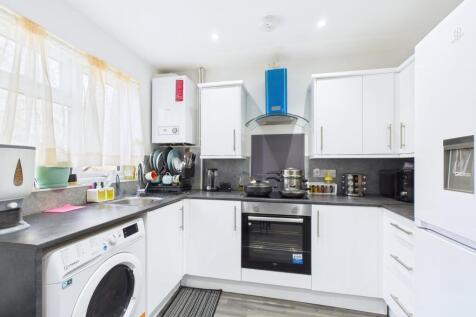 CAM01909G0-PR0447-STILL002