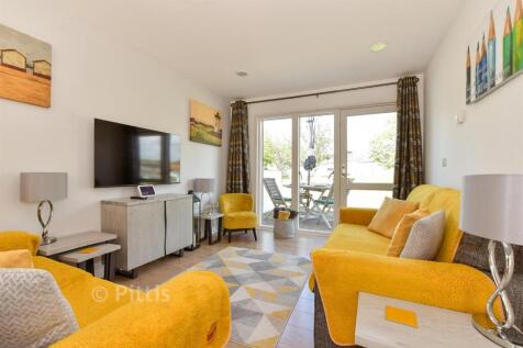 Kitchen/ Living Room
