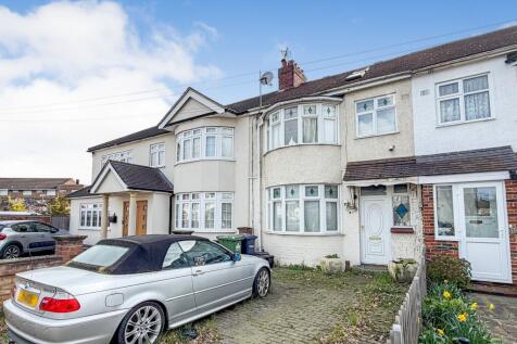118 Lodge Crescent, Waltham Cross, Hertfordshire, EN8 8BJ