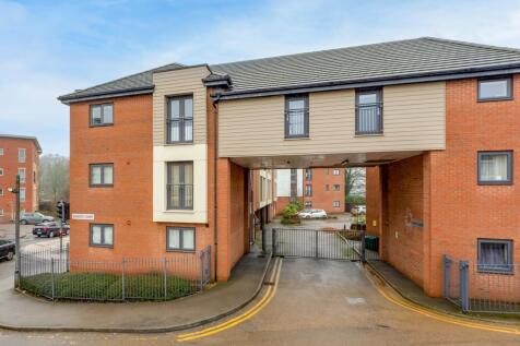 8 Charles Court, Railway View, Kettering-8.jpg