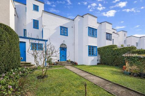 5 bedroom Terraced for sale