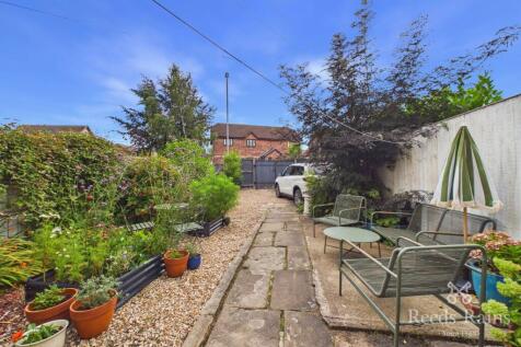 Garden &amp; Parking