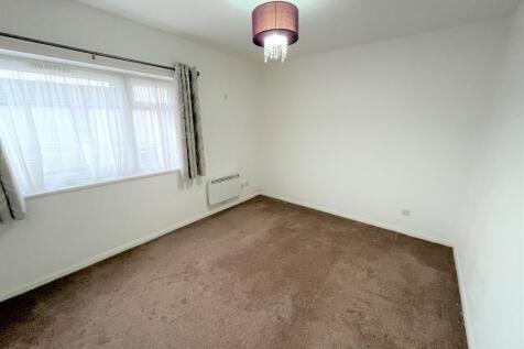 Station Road, Westcliff-On-Sea, Essex, *CLOSE TO WESTCLIFF STATION* photo 4