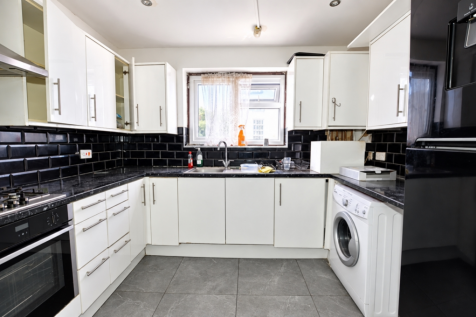 Lrg_big kitchen