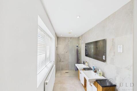 Master Ensuite