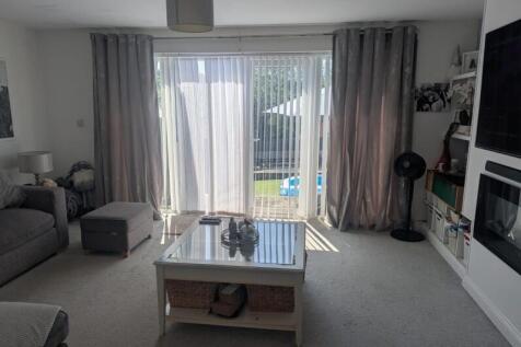 Lake View, Catsfield Close photo 4