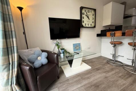 6C Charnwood Grove, West Bridgford, Nottingham photo 2