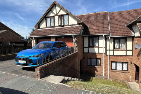 4 bed terraced house for sale Beacon Drive, Bean,