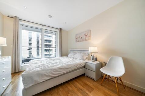 Flat 30, Marina Point SW6 2GX-LowRes-2.jpg
