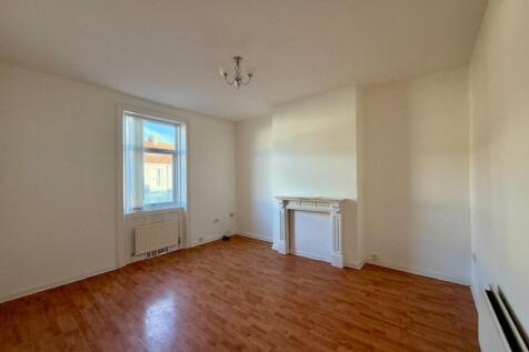 Grey Street, North Shields.  NE30 2DZ.  **GREAT LOCATION** photo 3