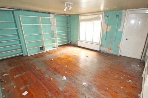 IMG_6696 basement living.jpg