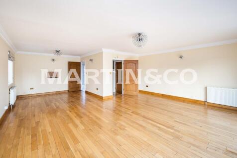 Broadwalk, South Woodford photo 3