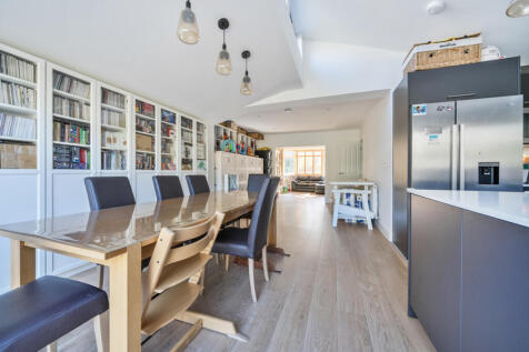 1346023-4-68b1c2f...